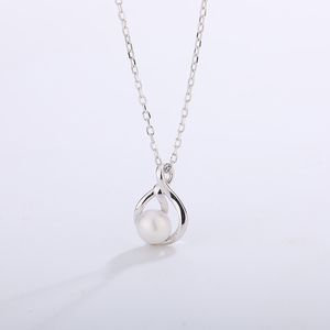 Elegante Collar con Colgante de Perla de Agua Dulce en Plata de Ley S925 con Diseño Curvo y Elegante, Delicado Regalo de Joyería con Perla para Mujer - Product Image 4