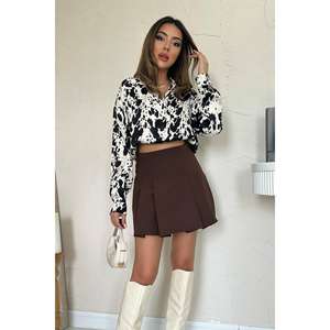 Falda Corta Plisada de Satén Marrón de Cintura Alta para Mujer, Brillante, 100% Poliéster - Product Image 3