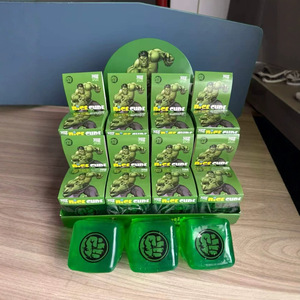 Cubo Antiestrés Schylling Needoh Nice Cube, Nuevo Cubo de Descompresión con Diseño en Colaboración con Otras Marcas, Juguete para Entrenar el Cerebro - Product Image 1