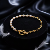 Bracelet minimaliste personnalisé en laiton avec chaîne trombone et perle d'eau douce, options plaqué or, perle de qualité supérieure