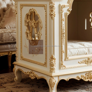 Casa de Lujo para Mascotas de Terciopelo Blanco Antiguo con Detalles Dorados, Tipo Villa, para Interiores, con Cama Tipo Sofá, Desmontable y Lavable, para Perros y Gatos - Product Image 5