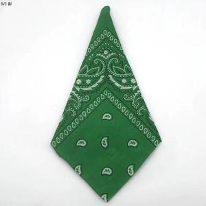 <span class=keywords><strong>Bandana</strong></span> personalizzata stampata senza minimo multicolore 22 ''x 22'' <span class=keywords><strong>Bandana</strong></span> di cotone per donne e uomini Multi-purpose sciarpa per capelli protettiva - Product Image 2