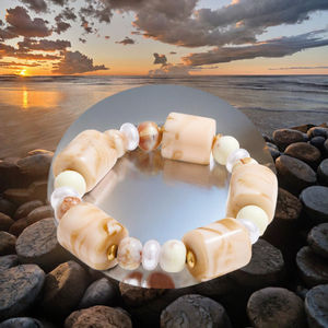 Nouveaux bracelets ajustables vintage en acier inoxydable avec perles cylindriques en résine blanc ivoire et chaîne de perles simulées - Product Image 3