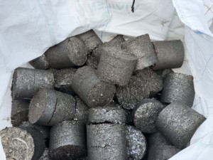 Briquettes d'acier allié pressées Ni8-10% Cr17-20% pour la fusion en four métallurgique, 5-35kg, vente en gros, origine Russie, livraison 8-14 jours - Product Image 4