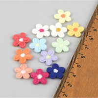 Patch brodé coloré et mignon en forme de petite fleur à cinq pétales pour chaussures d'enfants, sous-vêtements, pinces à cheveux, accessoires, chapeaux et pantalons