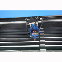 Machine de découpe et de gravure au laser CO2 avec têtes laser à mise au point automatique (montant/ descendant) pour matériaux en pierre, plastique, verre, caoutchouc - Refroidie par eau