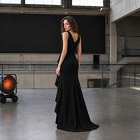 Robe de soirée noire sirène à col en V, taille nouée, volants en cascade et fente, pour invitée de mariage, sur mesure, vente en gros