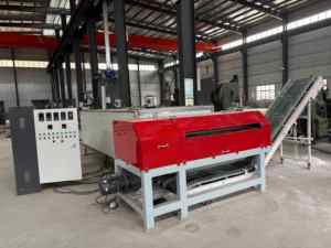 Máquina Peladora de Vidrio para Paneles Solares de 2500 kg/h para Eliminar el Vidrio del Panel Solar Reciclado - Product Image 2