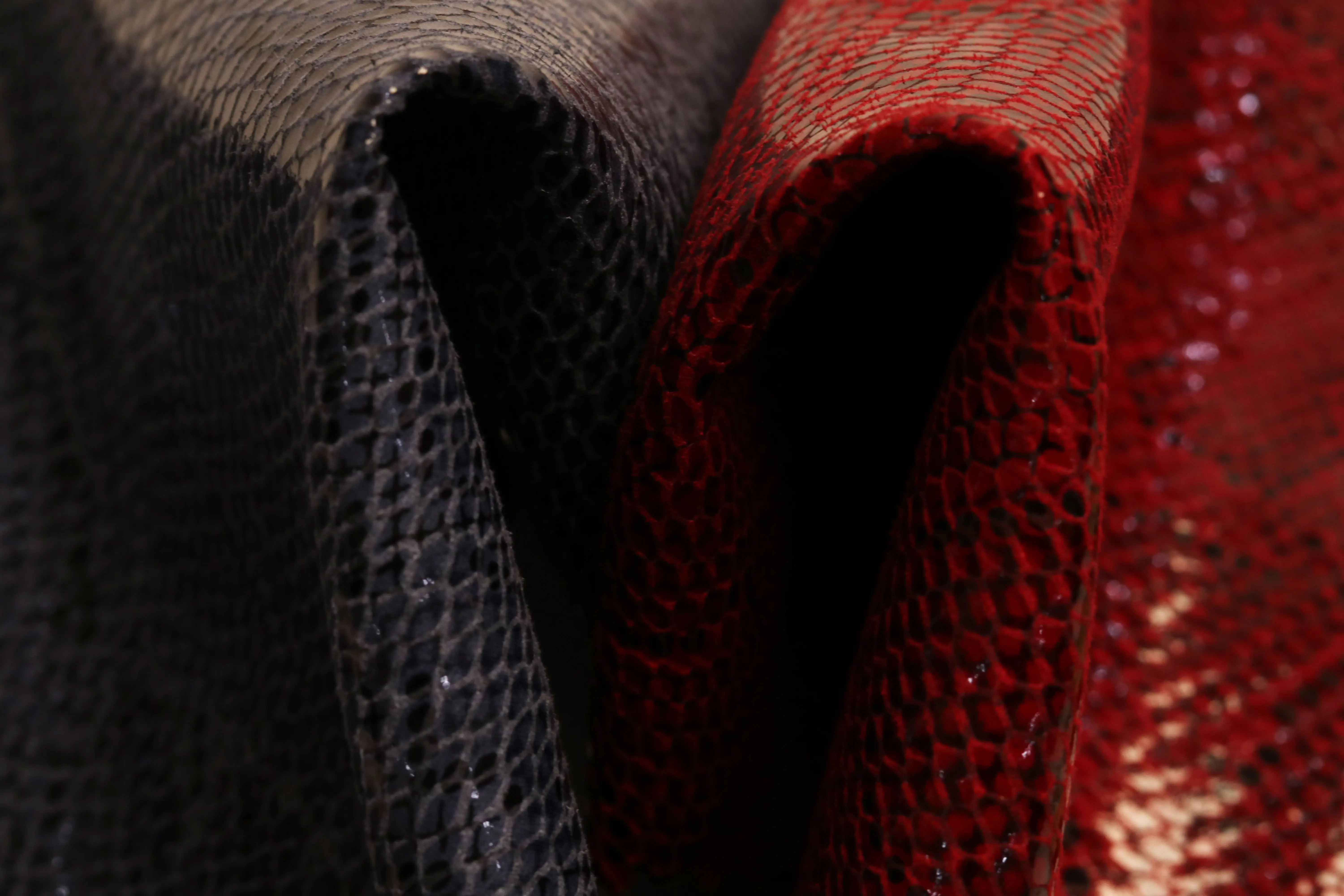 Vendita calda Micro fibra lamina stampa pelle di serpente riciclata maglia Scuba tessuto scamosciato per i vestiti