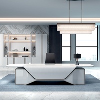 Bureau de direction en forme de L de luxe au design moderne, blanc brillant, mobilier de direction haut de gamme en bois