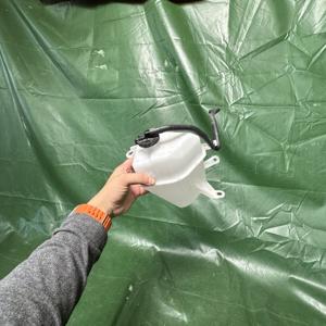 Serbatoio di accumulo <span class=keywords><strong>liquido</strong></span> del <span class=keywords><strong>radiatore</strong></span> 16470-0V100 16470-25041 16470-25042 per TOYOTA CAMRY - Product Image 6