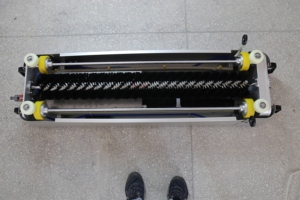 <span class=keywords><strong>Multifit</strong></span> le dernier modèle de MR-G1-990mm longueur du robot de nettoyage de panneaux solaires Robot de nettoyage de panneaux solaires - Product Image 5