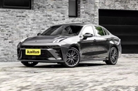 Lynk & Co 03 2.0TD Turbo DCT berline 2023 avec sièges en cuir et pneus R18