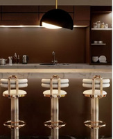 Tabouret de bar pivotant de luxe, chaise haute rembourrée avec cadre doré pour îlot de cuisine, bar, restaurant, vente en gros