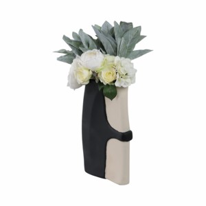 Vase en céramique asymétrique, poterie moderne pour la décoration de salon, chambre, bureau ou table. - Product Image 2