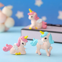 Figurines de chevaux de dessin animé miniatures en plastique, jouets de jardin féerique, mini licornes mignonnes, accessoires de voiture, décoration de fête d'anniversaire 3D