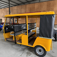 Tuk-tuk à essence 3 rangées très demandé, économe en carburant et durable, avec toit en fer, idéal pour les visites touristiques en sites panoramiques, vente en gros et exportation
