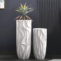 Usine Vente Directe Sol Vase Grands Ensembles Décor À La Maison Maison Planteur Antique Blanc En Fiber De Verre Grand Sol Plante Vase