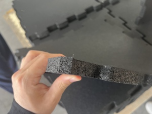 Baldosas de Goma Encajables de 50 cm, Tapete de Goma para <span class=keywords><strong>Gimnasio</strong></span>, Color Negro - Product Image 5