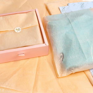 กระดาษห่อของขวัญแบบม้วน พิมพ์โลโก้ตามสั่ง สำหรับเสื้อผ้า รองเท้า และของขวัญอื่นๆ สำหรับผู้ค้าส่ง - Product Image 5