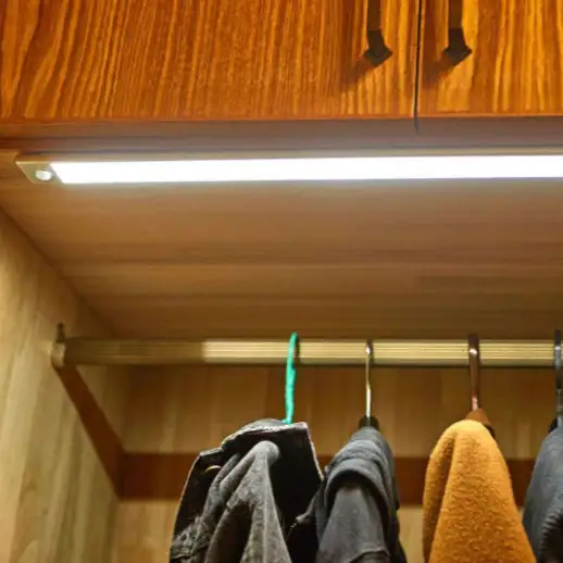 Éclairage intérieur ultra-mince bas lumineux armoires de cuisine lumières de placard Led capteur de mouvement lumière