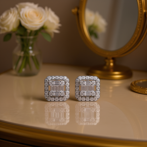 Orecchini in Oro Bianco con Diamanti Taglio Baguette Colore D Naturali Certificati GIA Gioielli Classici da Sposa per Donna - Product Image 2