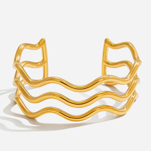 กำไลข้อมือสไตล์ยุโรปอเมริกันเครื่องประดับสแตนเลสชุบทองสำหรับผู้หญิงของขวัญเครื่องประดับแฟชั่น - Product Image 1