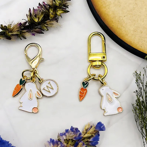 Décoration <span class=keywords><strong>de</strong></span> sac à main pour femme, en alliage, motif lapin avec goutte d'<span class=keywords><strong>huile</strong></span>, accessoire mignon pour sac à main, décoration métallique - Product Image 1