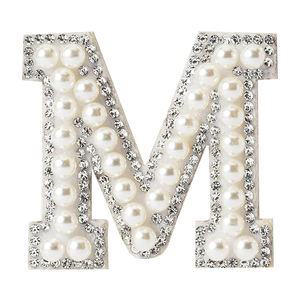 ป้ายปักตัวอักษรไข่มุก ปักด้วยไหมเชนิลล์ ประดับเลื่อม รีดติด ติดด้วยตีนตุ๊กแก ใช้เป็นพวงกุญแจ เย็บติด ป้ายตกแต่ง สำหรับหมวก กระเป๋า เสื้อผ้า - Product Image 4