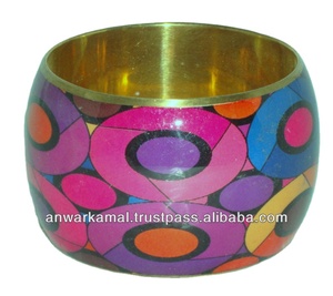 Venta al por mayor caliente Metal Brazaletes de latón Nuevo diseño Pintado a mano Kada Brazalete Perfecto para mujeres - Product Image 2