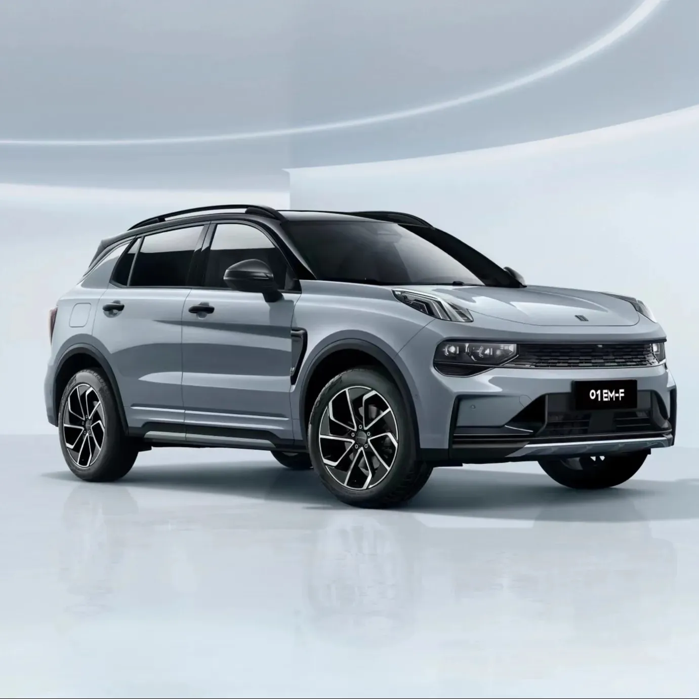 The new best-selling Lynk&Co 01 hybrid version of the car features luxurious features with ultra long range range