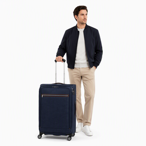 Valise souple extensible <span class=keywords><strong>Travelpro</strong></span> Platinum Elite à roulettes pivotantes, fermeture éclair en nylon, bleu marine véritable à carreaux - Grande taille 29 pouces - Product Image 1