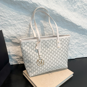 Sac à main pour femme, confortable et élégant, sac fourre-tout à bandoulière, grande capacité, imprimé, fermeture éclair, pour les voyages quotidiens - Product Image 4