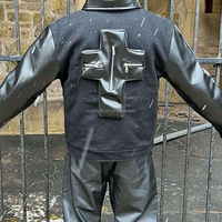 Veste streetwear en cuir personnalisée pour homme, avec patchs graphiques, plusieurs poches, fermeture éclair, col rabattable