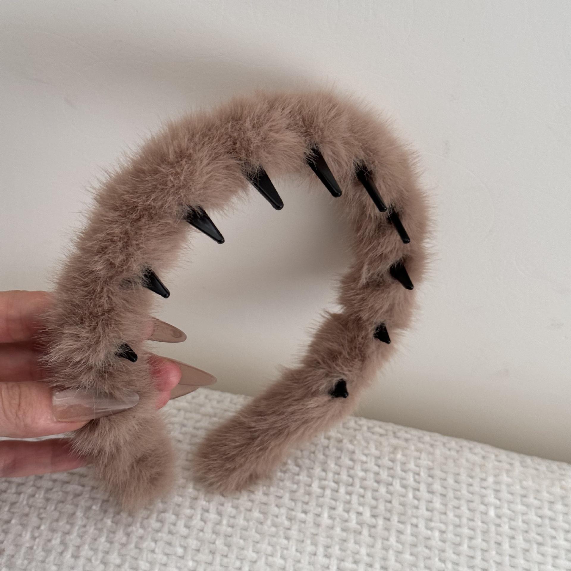 สีน้ำตาล