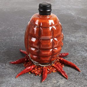 Crea il Tuo Set Regalo di Salsa Piccante, Regalo Originale per Uomini, Design a Forma di Granata, Regalo Perfetto per la Festa del Papà - Product Image 3