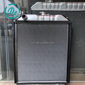 Radiateur et réservoir d'eau pour excavatrice EexcavaStart XG806 – Noyau en aluminium durable, refroidissement efficace, garantie 1 an, Guangdong - Product Image 1