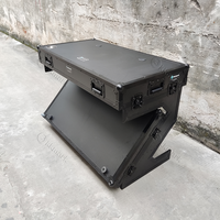 KKMZTABLE XS-ZTABLE Table pliante portable de style Z pour DJ, avec poignées et roulettes, orange, rouge, bleu sur noir