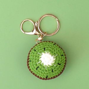 Llaveros de ganchillo con forma de frutas y verduras: Limón, Naranja, Cereza, Aguacate, Melocotón, Sandía, Fresa. Llaveros amigurumi tejidos. - Product Image 4