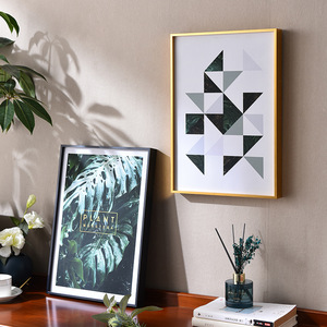 <span class=keywords><strong>Cadre</strong></span> <span class=keywords><strong>photo</strong></span> minimaliste en alliage d'<span class=keywords><strong>aluminium</strong></span>, léger mais robuste, pour une présentation sur n'importe quel bureau - Product Image 2