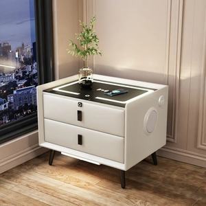 Mesita de Noche Moderna de Lujo con Tres Cajones y Carga Inalámbrica Inteligente, Mueble Multifuncional de Madera Maciza para Dormitorio de Hotel - Product Image 2