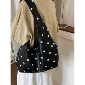 กระเป๋าถือทรงโท้ทลายจุดสไตล์เกาหลี ความจุเยอะ ดีไซน์เรโทร เรียบง่าย ใช้งานได้หลากหลาย คุณภาพสูง ทันสมัย สะพายไหล่ - Product Image 2