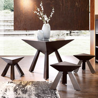 Chaise de salle à manger décontractée, style minimaliste allemand, luxe léger, table de négociation triangulaire moderne