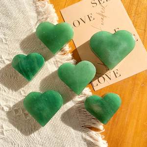 Vente en gros de pierres de guérison naturelles, sculptures de cœurs en cristal d'aventurine verte pour la décoration - Product Image 3