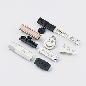 Etichette Metalliche per <span class=keywords><strong>Abbigliamento</strong></span> in Lega di Zinco con Logo Personalizzato in Rilievo, Design Placcato, Etichetta in Metallo per Vestiti di JinYi Hardware Factory - Product Image 4