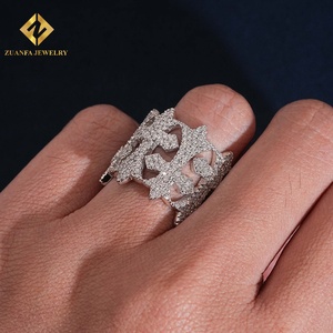 Anillo de banda ancha con cruz hueca de diamantes cultivados en laboratorio VVS de ZUANFA JEWELRY, anillo de banda ancha estilo hip hop con incrustaciones de S925 para hombre - Product Image 3