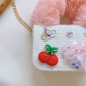 <span class=keywords><strong>Sac</strong></span> bandoulière tendance 2025 pour enfants, <span class=keywords><strong>sac</strong></span> à monnaie en peluche pour filles, mignon avec nœud et chaîne, <span class=keywords><strong>sac</strong></span> à bandoulière à bouton élégant avec motifs de dessins animés - Product Image 3