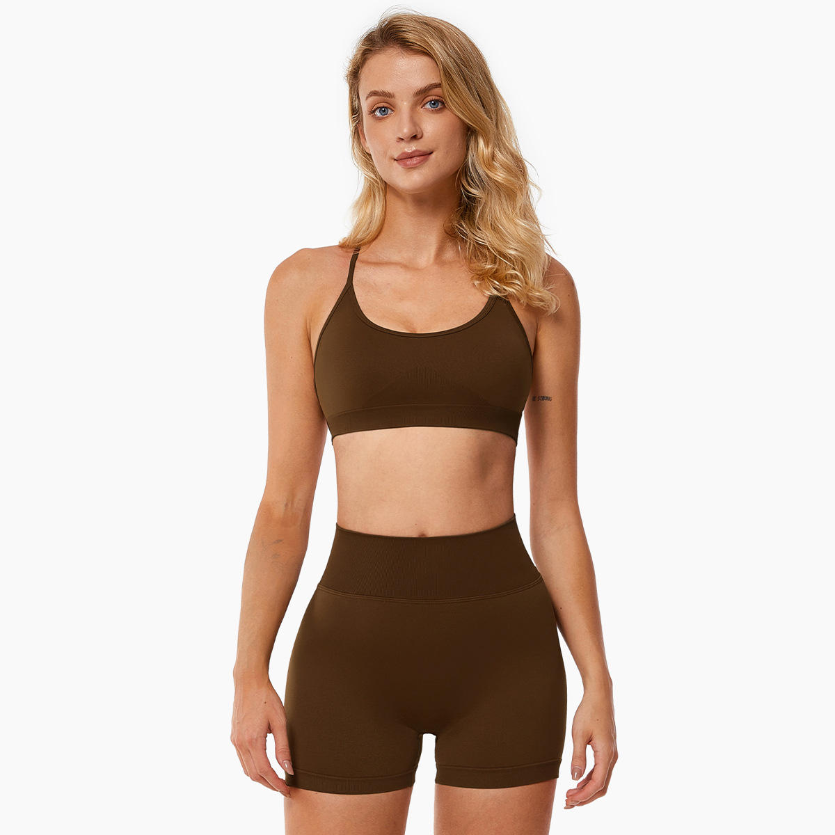 สีน้ำตาล