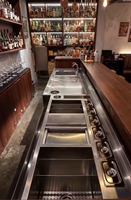 Comptoir de Bar Multifonctionnel en Acier Inoxydable Personnalisé avec Unité de Réfrigération, Portes Coulissantes et Dégivrage Automatique pour Café et Cocktails