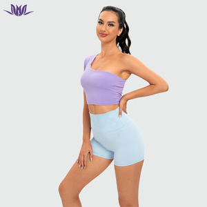 Tenues d'exercice Top court à une épaule et short de vélo taille haute Ensembles de yoga 2 pièces pour femmes - Product Image 1